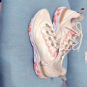 Nike reacts size 8